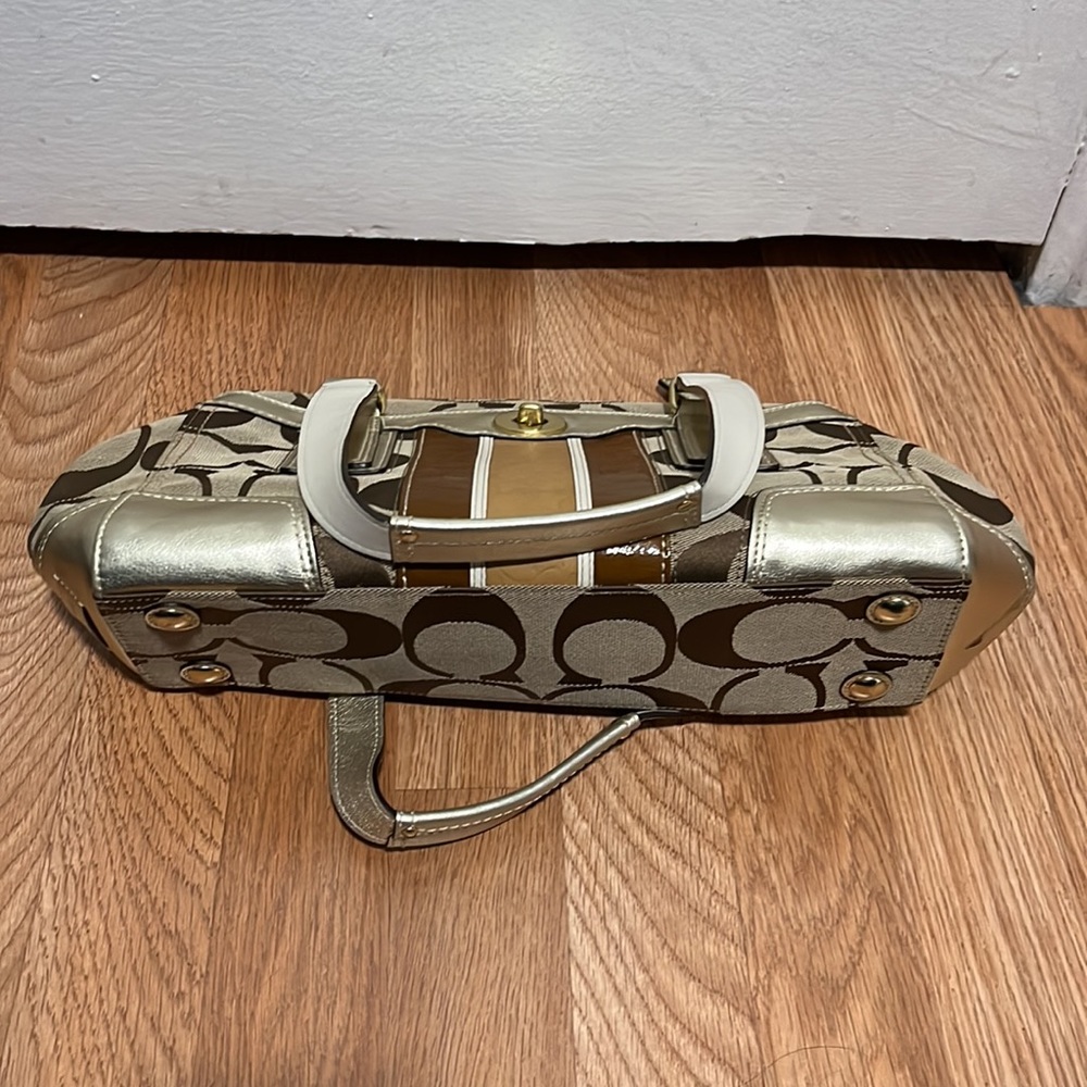 Authentic Coach Shoulder Bag Tan Color - Picture 6 of 7